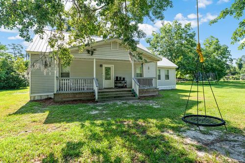 220 West Ave, Wewahitchka, FL, 32465-5227 | Card Image