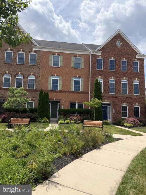 13697 Neil Armstrong Ave, HERNDON, VA, 20171-4111 | Card Image