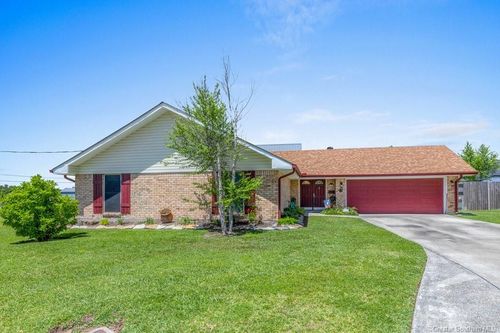 2410 Norben Dr, Lake Charles, LA, 70601-7080 | Card Image