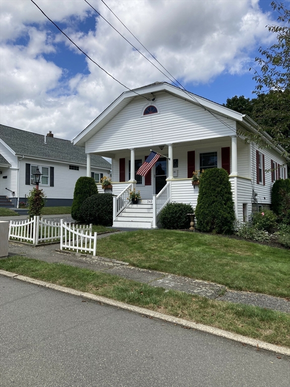 Longhill Ave, Somerset, MA 02726