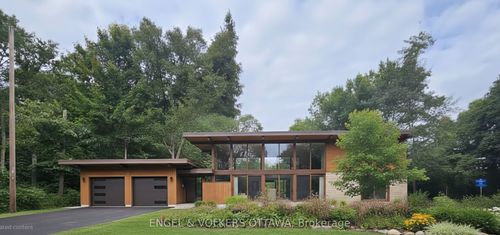 20 Robin Crescent, Beacon Hill North - South and Area, ON, K1H7H7 | Card Image