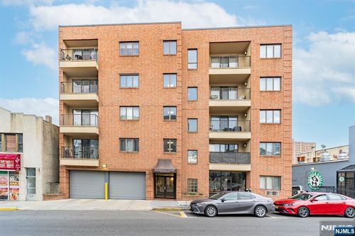 610 Anderson Ave, Cliffside Park, NJ, 07010-1842 | Card Image