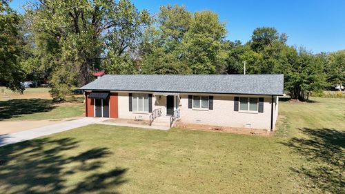 209 Country Club Ln, Bolivar, TN, 38008-1107 | Card Image