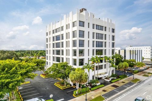 cu605-2450 Hollywood Blvd, HOLLYWOOD, FL, 33020-6619 | Card Image