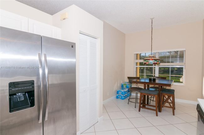 885 - 885 Tanglewood Cir, House other with 3 bedrooms, 2 bathrooms and null parking in Weston FL | Image 11