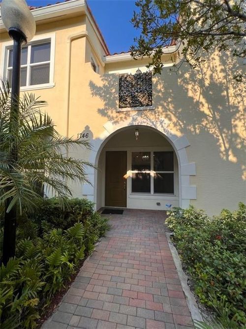 1746 Nw 124th Way, Pembroke Pines, FL, 33028-2632 | Card Image