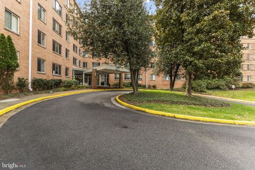 d512-3000 Spout Run Pkwy, ARLINGTON, VA, 22201-4228 | Card Image