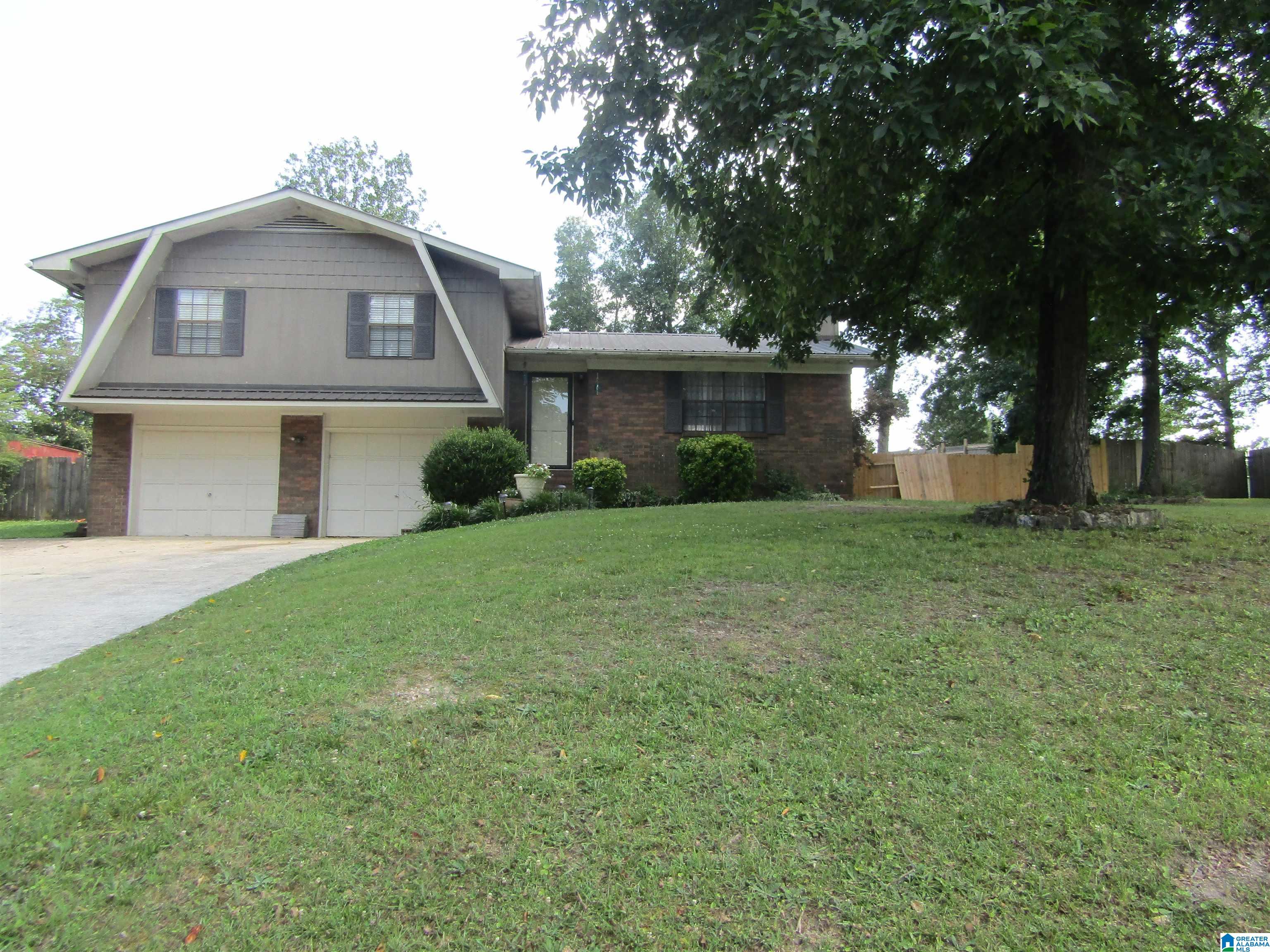 Barry Rd, Anniston, AL 36206