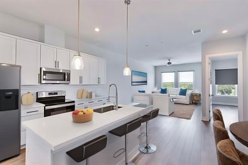 apt-132-4507 E Martin Luther King Jr Blvd, Austin, TX, 78721-1340 | Card Image