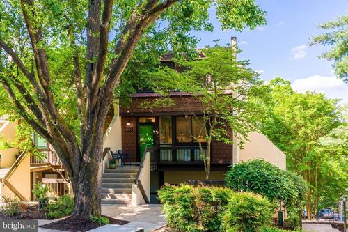 2-2202 S Quincy St, ARLINGTON, VA, 22204-5423 | Card Image
