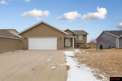 568 Oakwood Drive, Janesville, MN, 56048 | Card Image