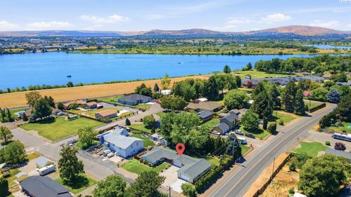 2220 Road 92, Pasco, WA, 99301-1547 | Card Image