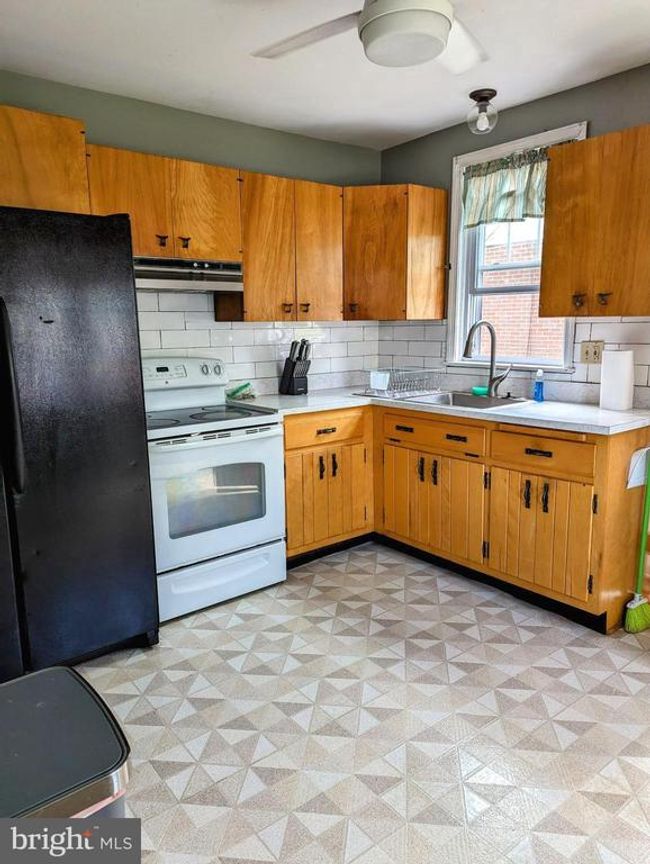 1216 N Franklin St, House other with 4 bedrooms, 1 bathrooms and null parking in POTTSTOWN PA | Image 6