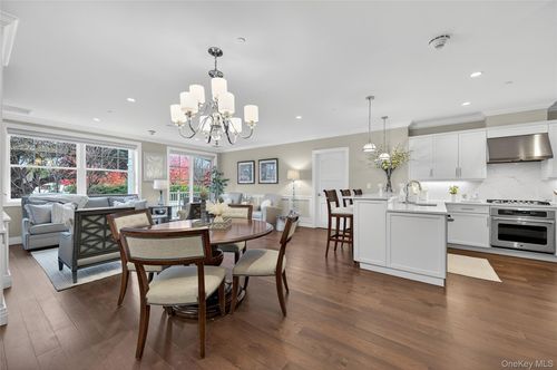 apt-114-301 Franklin Ave, Garden City, NY, 11530-5963 | Card Image