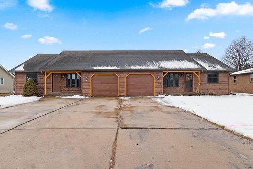 2774 Finger Road, GREEN BAY, WI, 54311 | Card Image