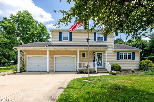 11936 Patroon Cir Nw, Canal Fulton, OH, 44614-8559 | Card Image