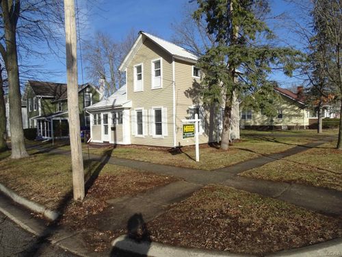 423 E Butler St, Adrian, MI, 49221-2209 | Card Image