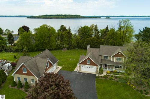 1453 Braemar Dr, Traverse City, MI, 49686 | Card Image