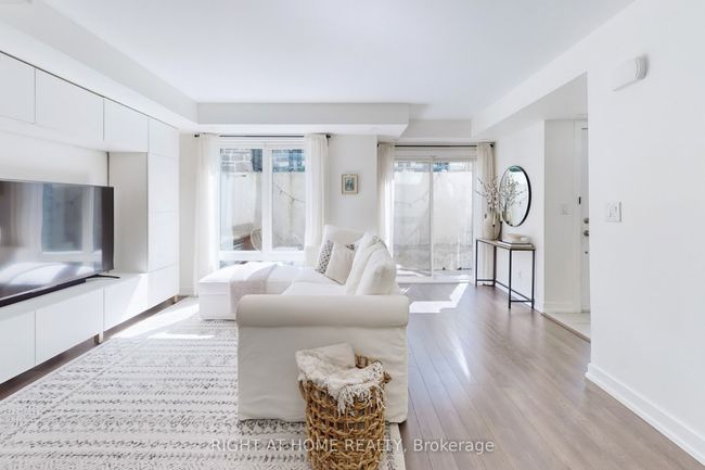 129 - 2 Dunsheath Way, Condo with 2 bedrooms, 2 bathrooms and null parking in Markham ON | Image 4