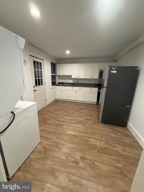 649 Fremont St, LANCASTER, PA, 17603-5556 | Card Image