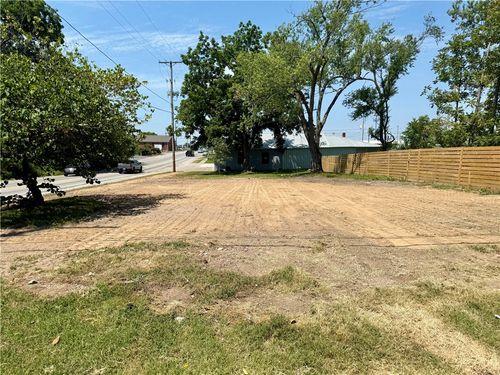 321 E Locust St, Rogers, AR, 72756-3835 | Card Image
