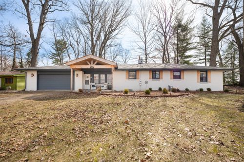 320 Fisher Ct, Berrien Springs, MI, 49103-1163 | Card Image