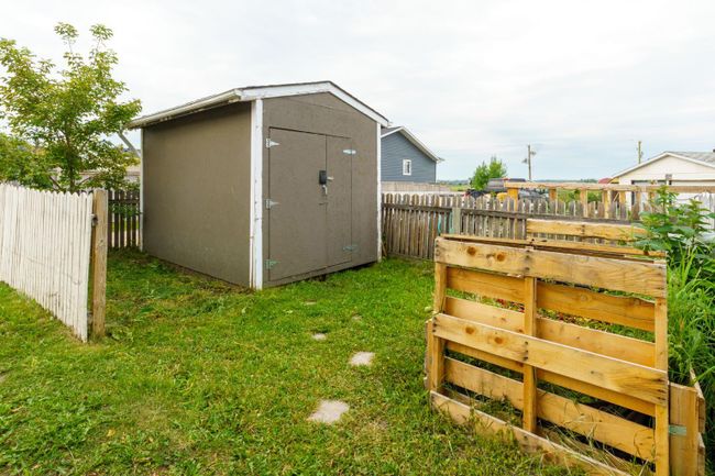 2005 &amp; 2007 25 Avenue, Home with 3 bedrooms, 1 bathrooms and 4 parking in Bowden AB | Image 23