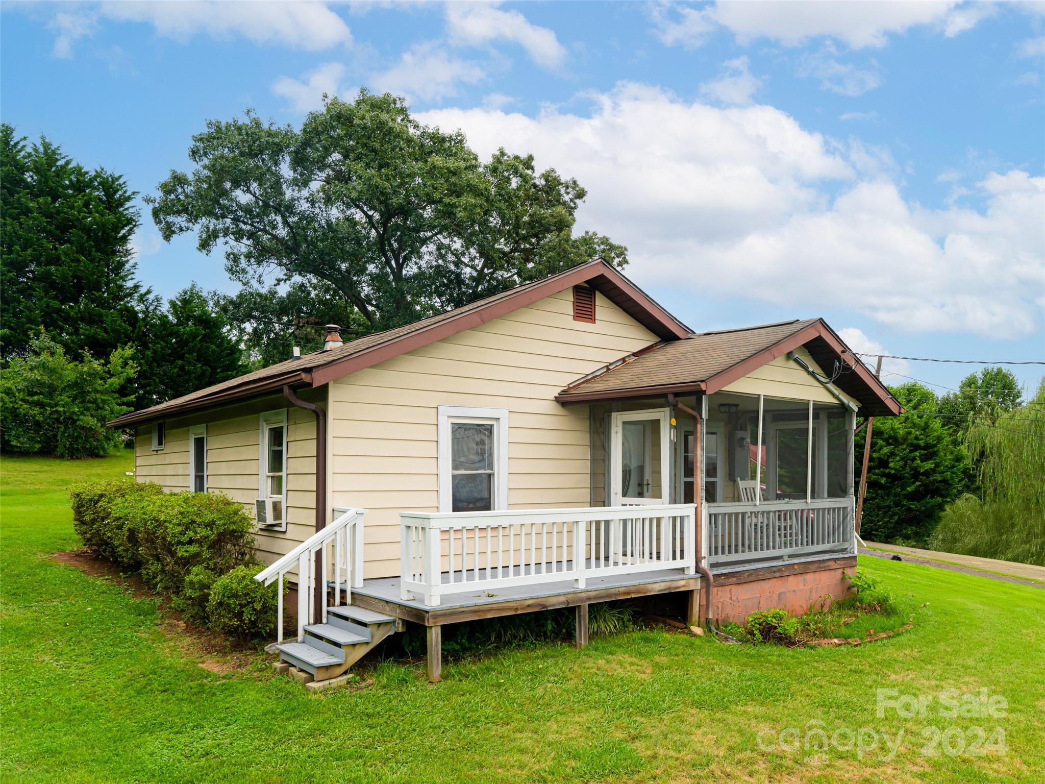 Alexander Rd, Alexander, NC 28701
