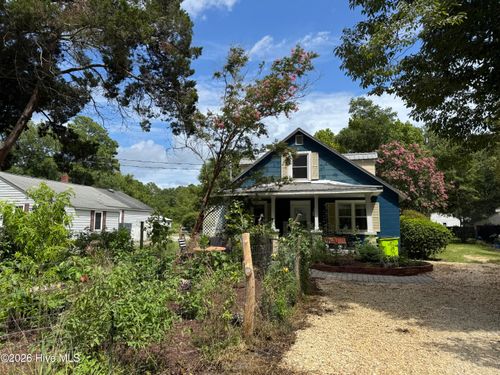 312 Beach St, New Bern, NC, 28560-5003 | Card Image