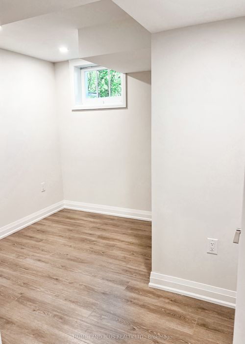 bsmt-210 Mckee Ave, North York, ON, M2N4C8 | Card Image