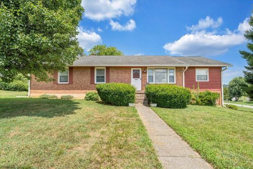 3705 Hawley Dr, Salem, VA, 24153 | Card Image