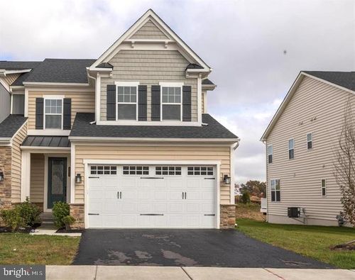 325 Piper Ln, Exton, PA, 19341-2391 | Card Image