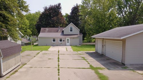 466 Bluff St Ne, Hutchinson, MN, 55350-1723 | Card Image