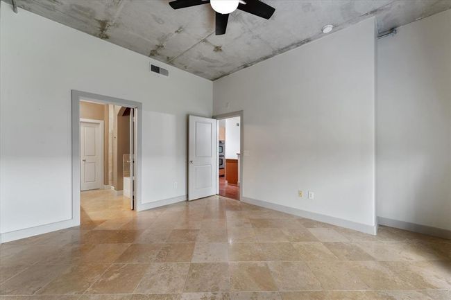APT-104 - 1901 Post Oak Blvd, Condo with 1 bedrooms, 1 bathrooms and 1 parking in Houston TX | Image 16
