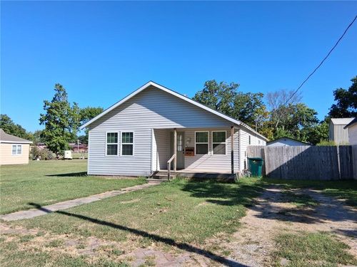 404 & 406 W Buffalo Street, Girard, KS, 66743 | Card Image