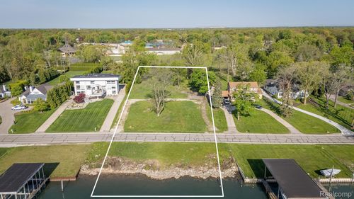 21604 E River Rd, Grosse Ile, MI, 48138-1336 | Card Image