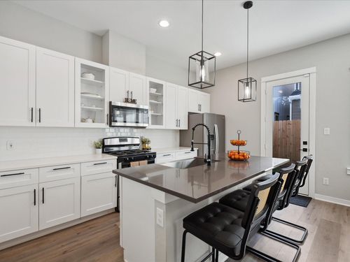 8411 Berry Brush Ln, Houston, TX, 77001 | Card Image