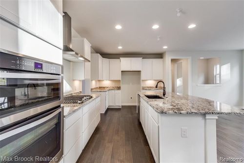 4503 Twin Beach Ct, West Bloomfield, MI, 48323-2973 | Card Image