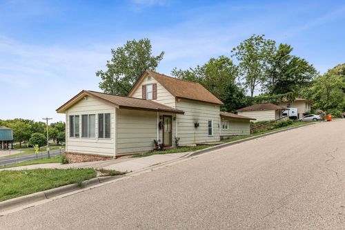317 6th St E, Carver, MN, 55315-4599 | Card Image