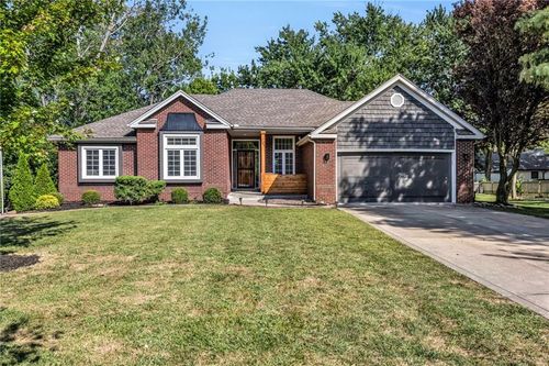 7803 Nw Lynns Ln, Weatherby Lake, MO, 64152-1559 | Card Image