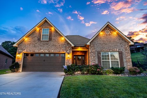 2326 Torrey Pines Drive, Maryville, TN, 37801 | Card Image