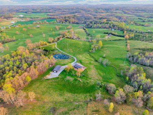 389 Great Valley Ln, Livingston, TN, 38570-6249 | Card Image