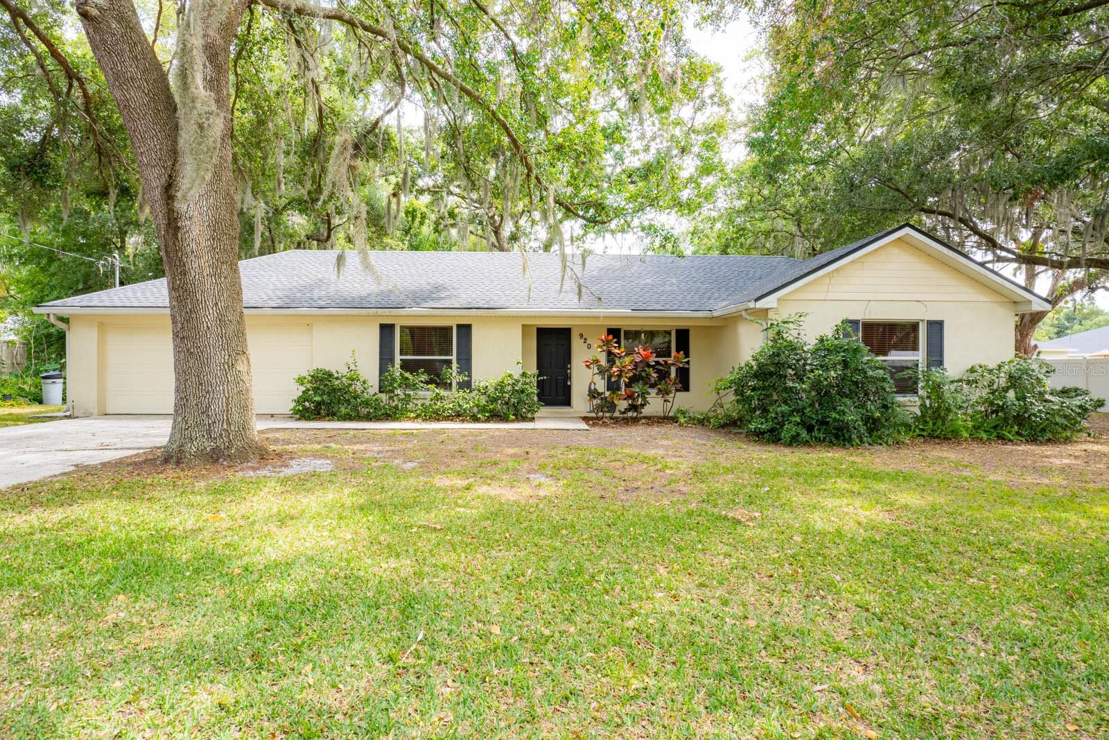Hicks Rd, Lakeland, FL 33813