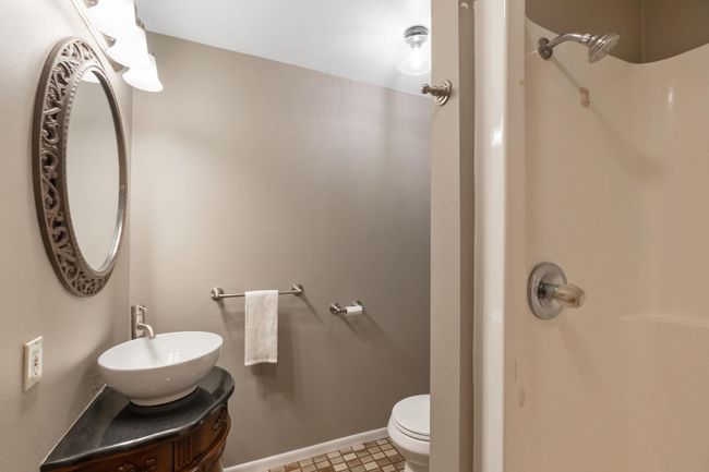 806 E Main St, Home with 4 bedrooms, 2 bathrooms and null parking in New Hampton IA | Image 23
