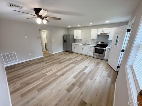 apt-a-604 N Henderson St, Salem, MO, 65560-1169 | Card Image