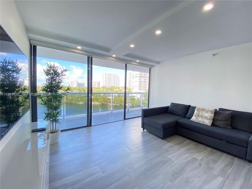 apt-549-20515 E Country Club Dr, Aventura, FL, 33180-3043 | Card Image