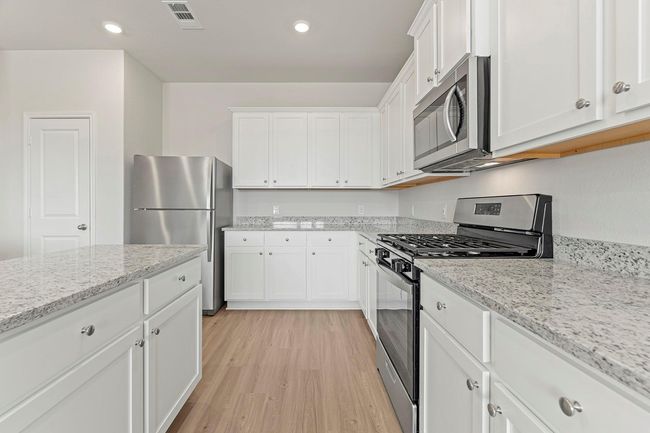 8830 Ice Quartz Dr, House other with 4 bedrooms, 3 bathrooms and 2 parking in Iowa Colony TX | Image 6