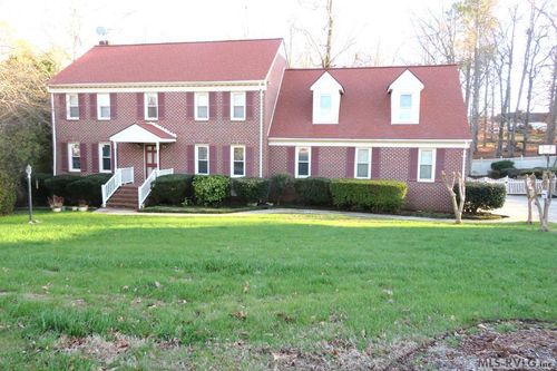 139 Mina St, Roanoke Rapids, NC, 27870-9215 | Card Image