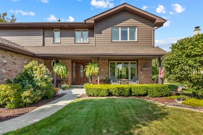 8520 Meadows Edge Trail, House other with 4 bedrooms, 2 bathrooms and 3 parking in Tinley Park IL | Image 2