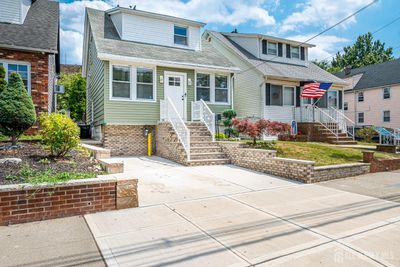 JF - 1146 Kennedy Boulevard, House other with 3 bedrooms, 1 bathrooms and null parking in Bayonne NJ | Image 3